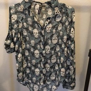 Flowy Skull shirt